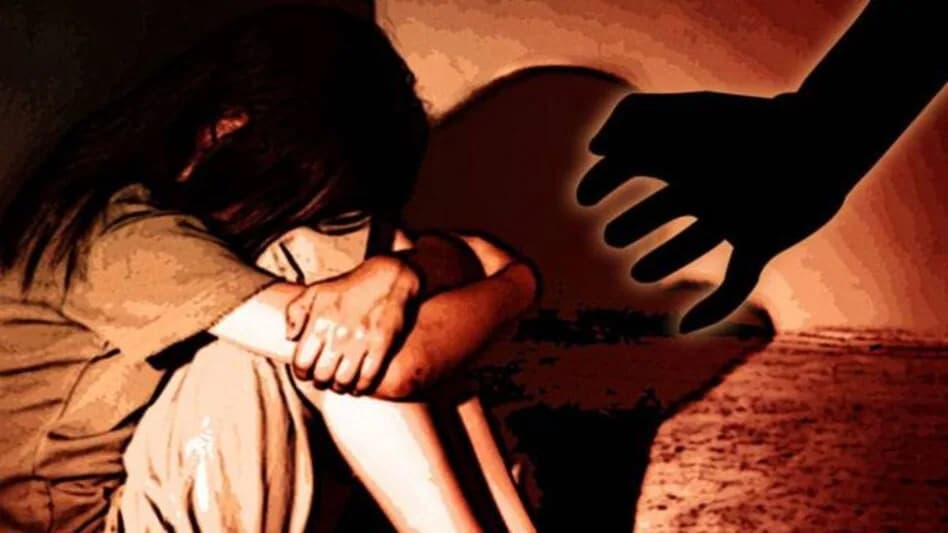 लखनऊ: हैवान चाचा ने 3 साल तक मासूम भतीजियों से किया दुष्कर्म! पिता पर भी आरोप, मां ने दर्ज कराई FIR