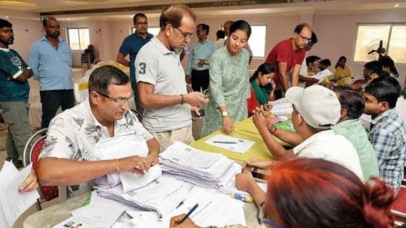 UP: फॉर्म-7 पर गलत जानकारी दी तो होगी जेल, चुनाव आयोग ने जारी किए सख्त निर्देश, 24 अक्टूबर तक ऐसे जुड़वाएं नाम