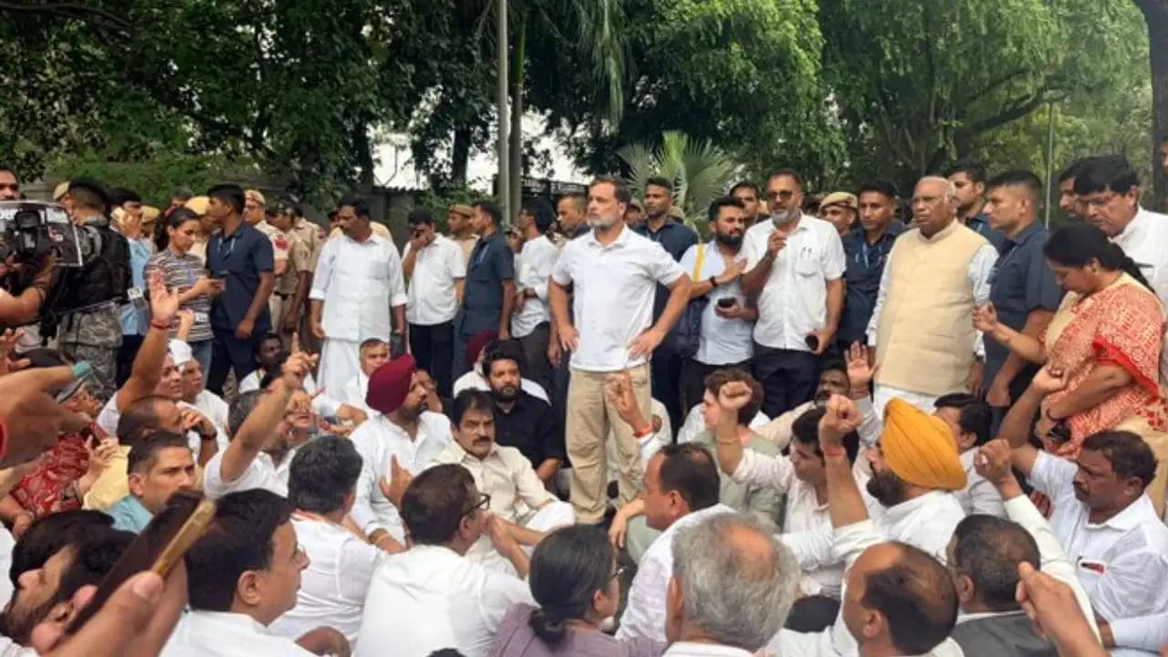 राहुल गांधी ने देशवासियों से धरने में आने की अपील,'छात्रों के लिए न्याय चाहिए',राहुल की सरकार से दो डिमांड