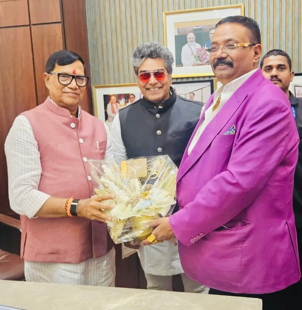 कृपाशंकर सिंह के जन्मदिवस पर जुटीं राजनीतिक व फिल्मी हस्तियां, RPI (अठावले) के राष्ट्रीय उपाध्यक्ष संजय सिन्हा ने दी शुभकामनाएं