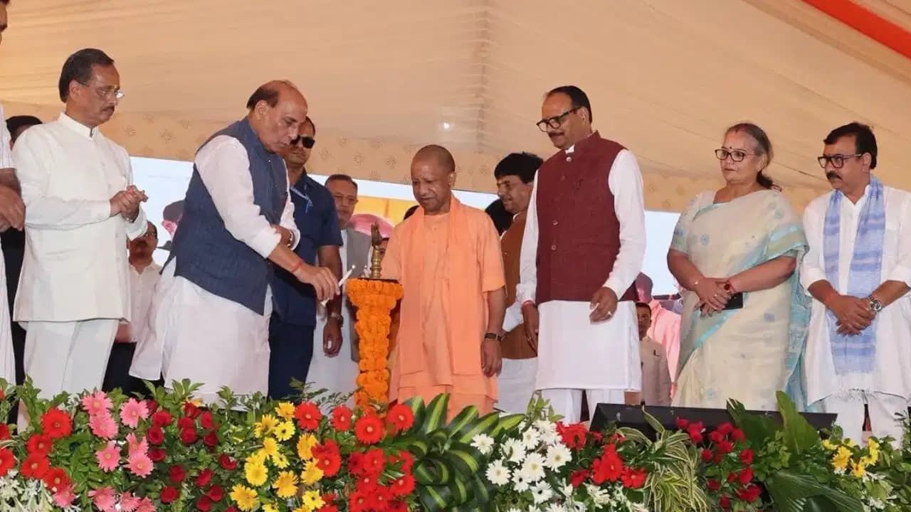 लखनऊ को मिला विकास का नया प्लान, राजनाथ ने रखी 12 प्रोजेक्ट्स की नींव; सीएम योगी को सराहा