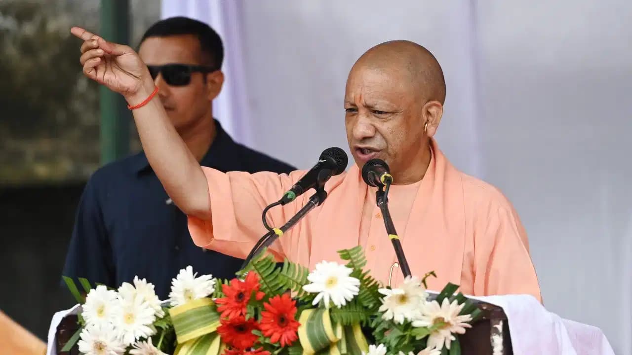 'बेवजह शिकायत करने वालों पर भी शिकंजा कसना जरूरी', लोकायुक्त संगठन के स्वर्ण जयंती समारोह में बोले CM योगी