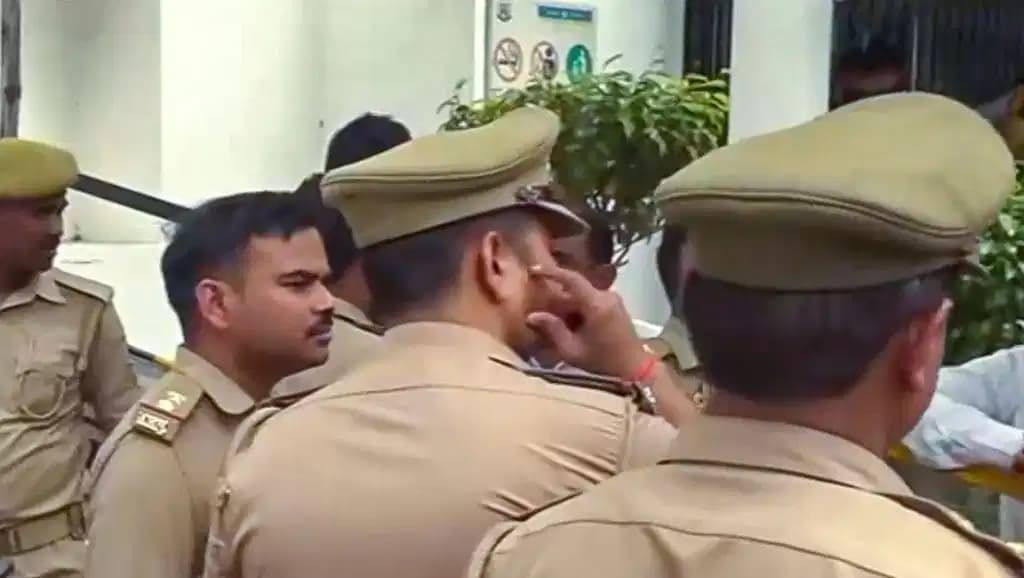 फोन की EMI नहीं दी तो खून निकलवाकर बेचा, बांधकर की पिटाई, लखनऊ में हैवानियत का नया नमूना